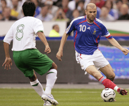Zinedine Zidane retrouve son bureau de la légende