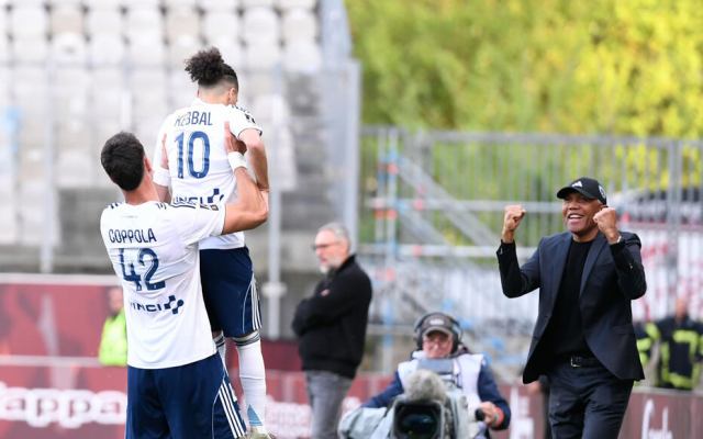 Comment Antoine Kombouaré a métamorphosé le Paris FC, maintenu en Ligue 1