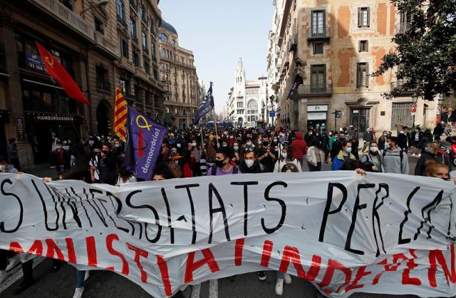 Pourquoi l'Espagne est-elle le théâtre de manifestations et d'émeutes ?