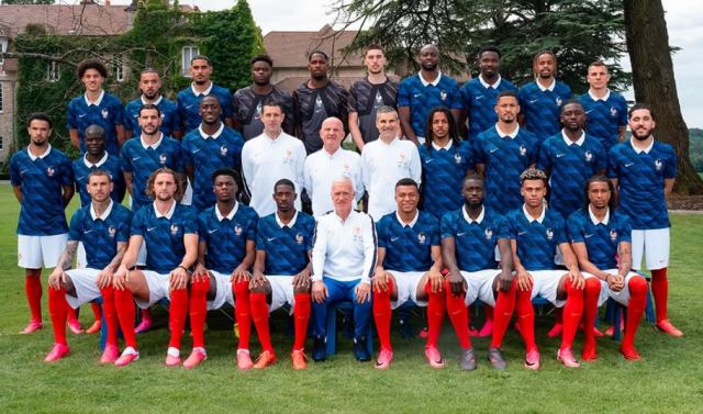 Voici la photo officielle de l'équipe de France