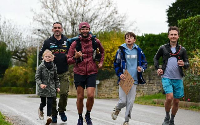 Le tour de France bouleversant d'Alban Pellegrin, 72 marathons en 72 jours et autant de rencontres